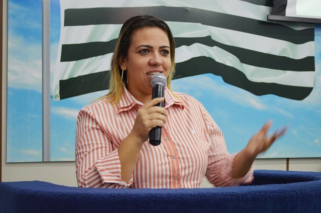 2018518_FOTO - Carla sugere balcão de informações do Hospital Municipal